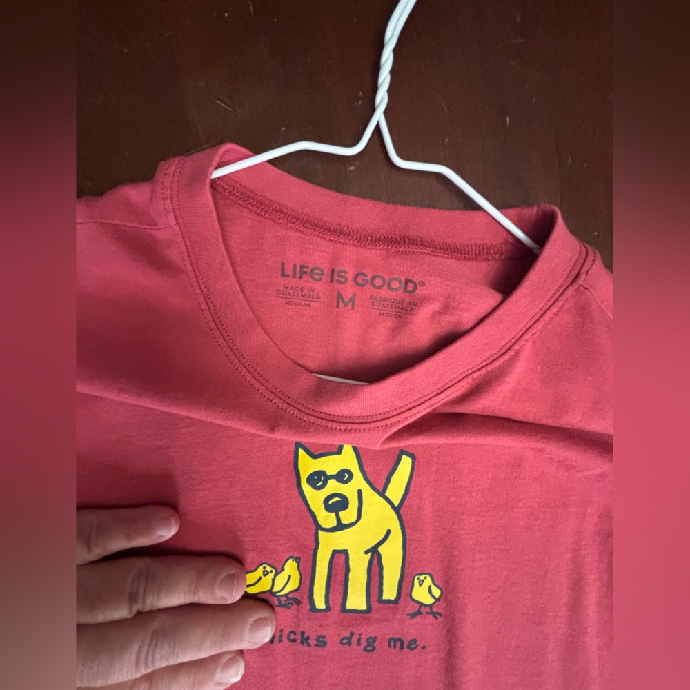 Life is good M “chicks dig me” t shirt graphic rustic fun Lagon look - Picture 4 of 4